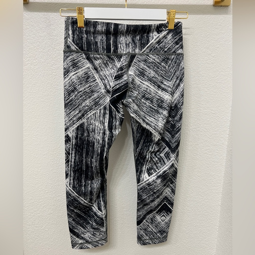 Limited edition - Wunder Under  Lululemon Leggings size 6